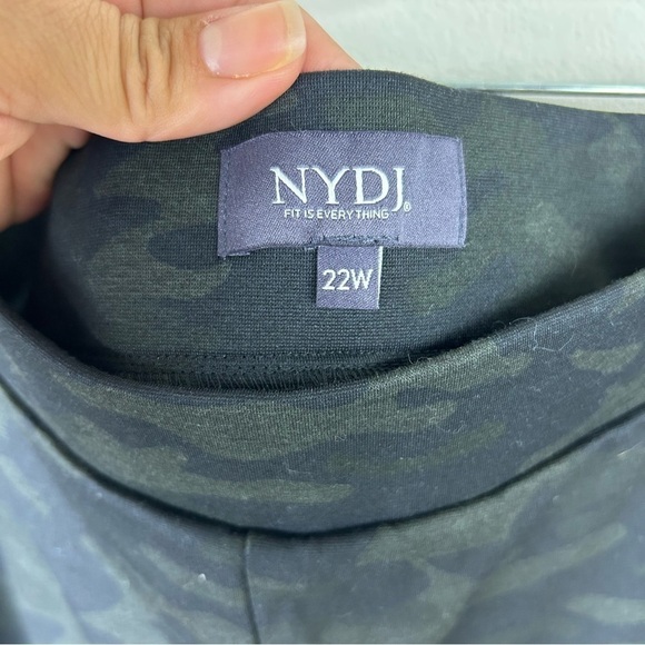 NYDJ Pull-on Urban Camo Ponte Leggings size: 22W - Picture 10 of 11